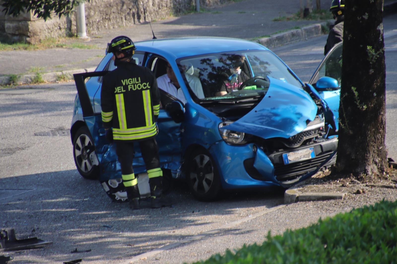 Scontro tra tre auto a Gradisca d'Isonzo, quattro feriti: uno in elisoccorso