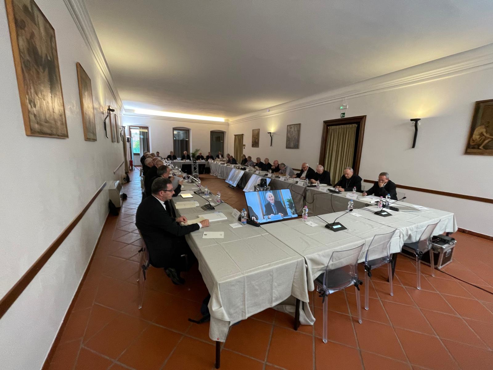 Immagine per Zuppi apre il Consiglio Permanente Cei a Gorizia: «Qui esempio che pace non è utopia»