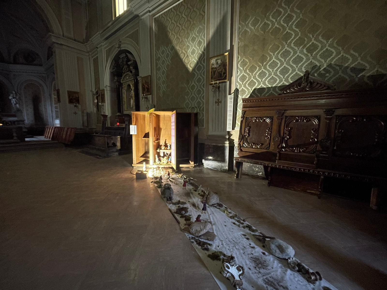 Aperto il presepe nella chiesa alluvionata di Versa, realizzato dai ragazzi di Acr: «Autentico e non invadente»