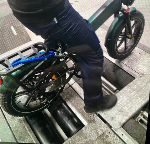 Monfalcone, trucca la bici e viene pizzicato: multa da oltre 5mila euro