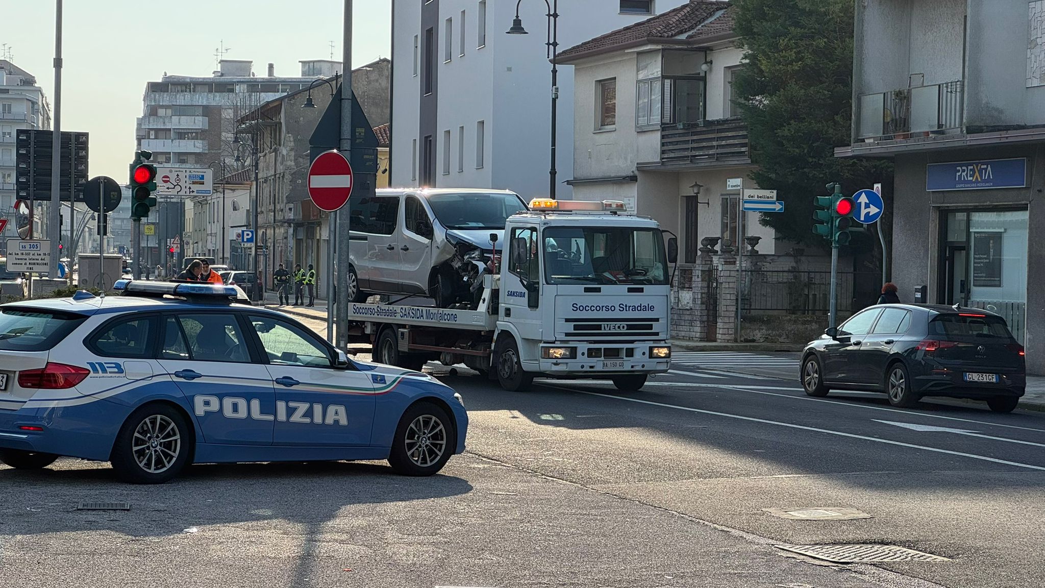 Immagine per Monfalcone, scontro tra furgone e scooter: morto un uomo
