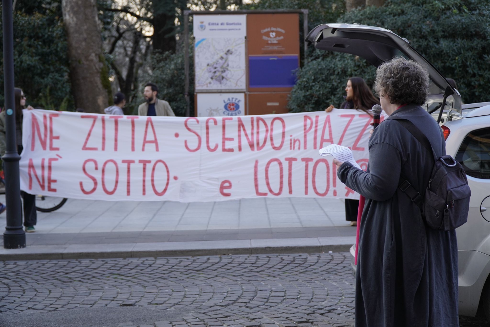 Gorizia, corteo femminista in città per l'8 marzo: protesta contro violenze e disuguaglianze