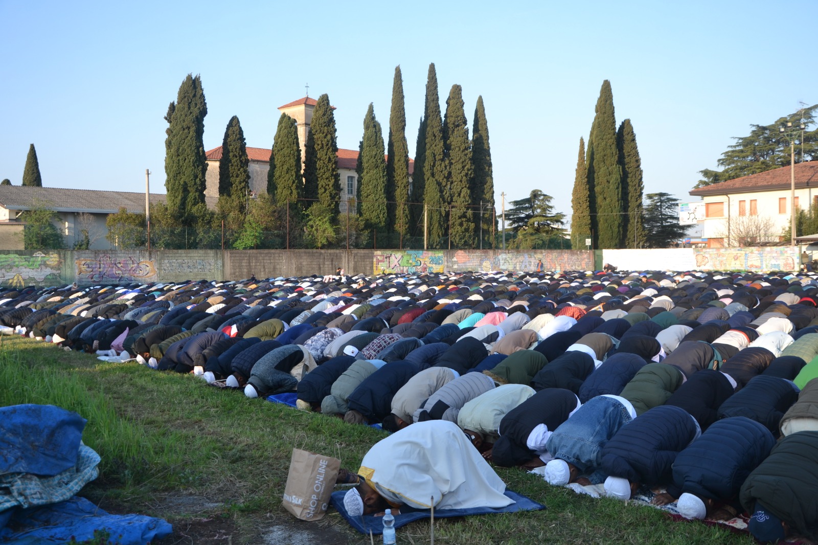 «Collaborazione unica via di convivenza», in 5mila pregano per ʻĪd al-fiṭr alla fine del Ramadan