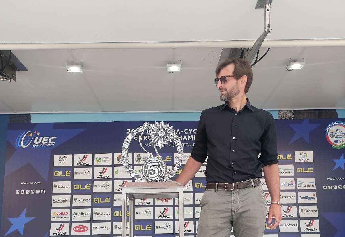 Immagine per L'artista goriziano Andrea Zatti firma il trofeo dedicato ad Alex Zanardi