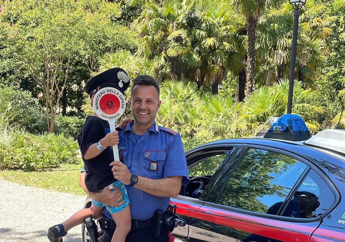 Gorizia, attimi di paura ai Giardini: bimbo si allontana dai genitori e viene ritrovato dai Carabinieri