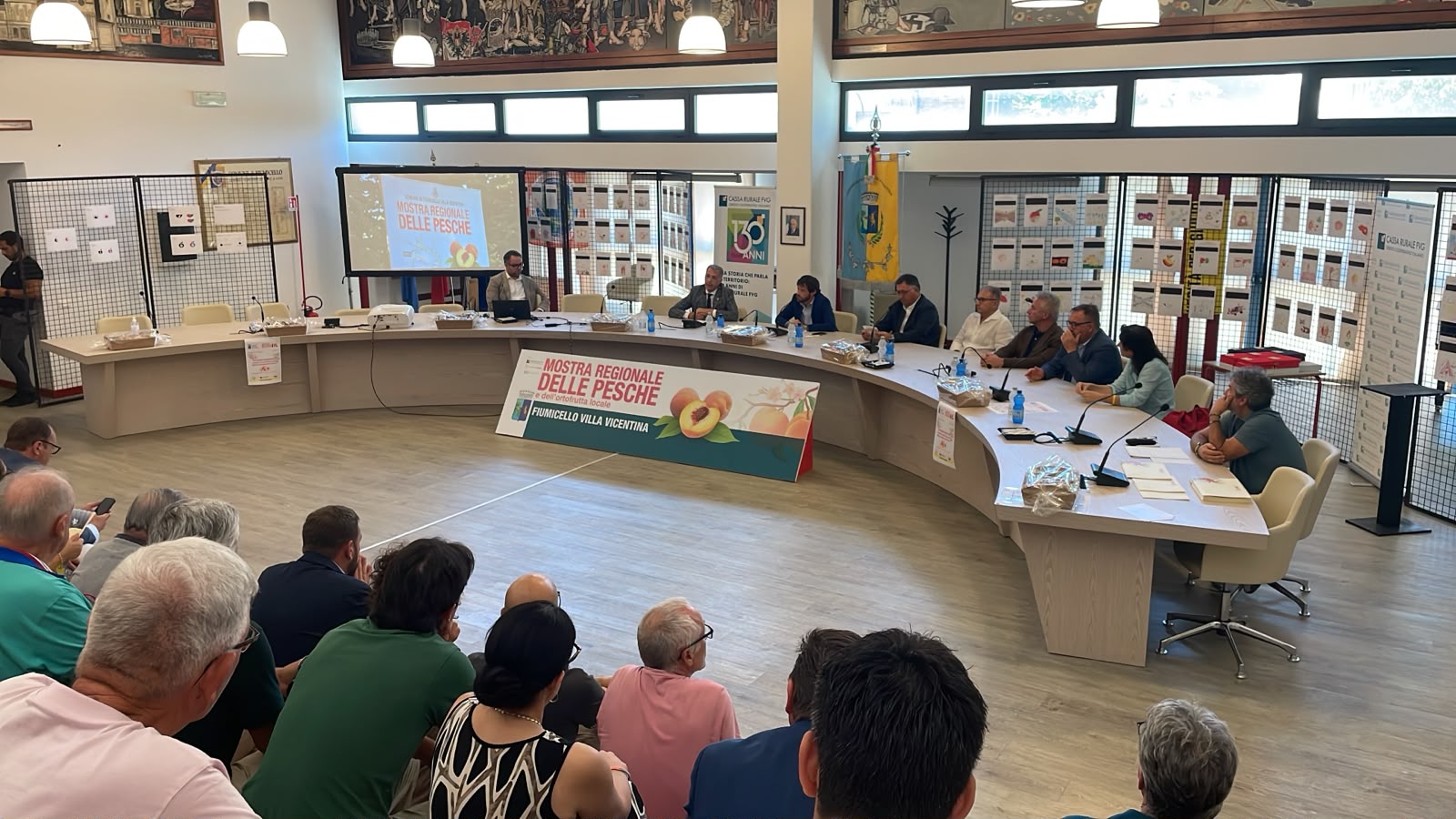 Immagine per Fiumicello celebra il suo frutto simbolo: premiate le pesche più belle e buone. Oggi il concerto di Ermal Meta