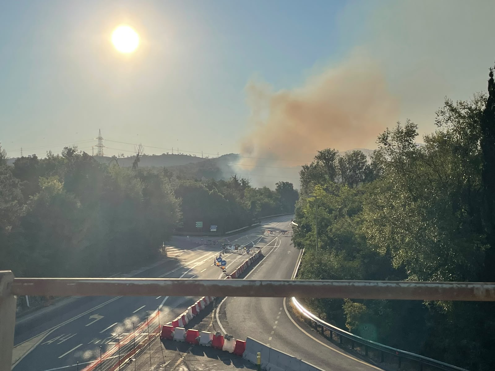 Monfalcone, si è riacceso l’incendio sulla Moschenizza. Bonifica rallentata da ordigni bellici 