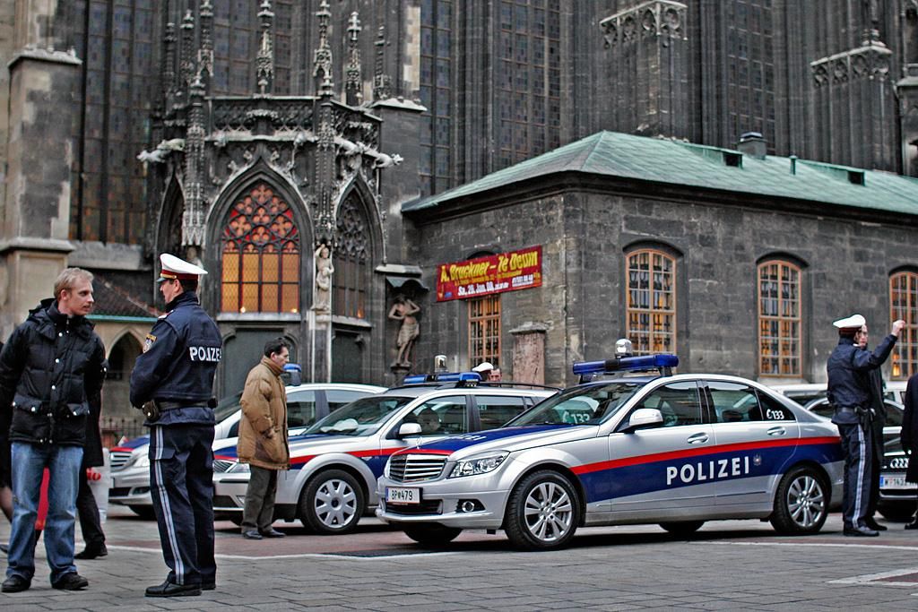 Immagine per Dal Goriziano i messaggi di solidarietà  di alcuni sindaci per l'attentato di Vienna