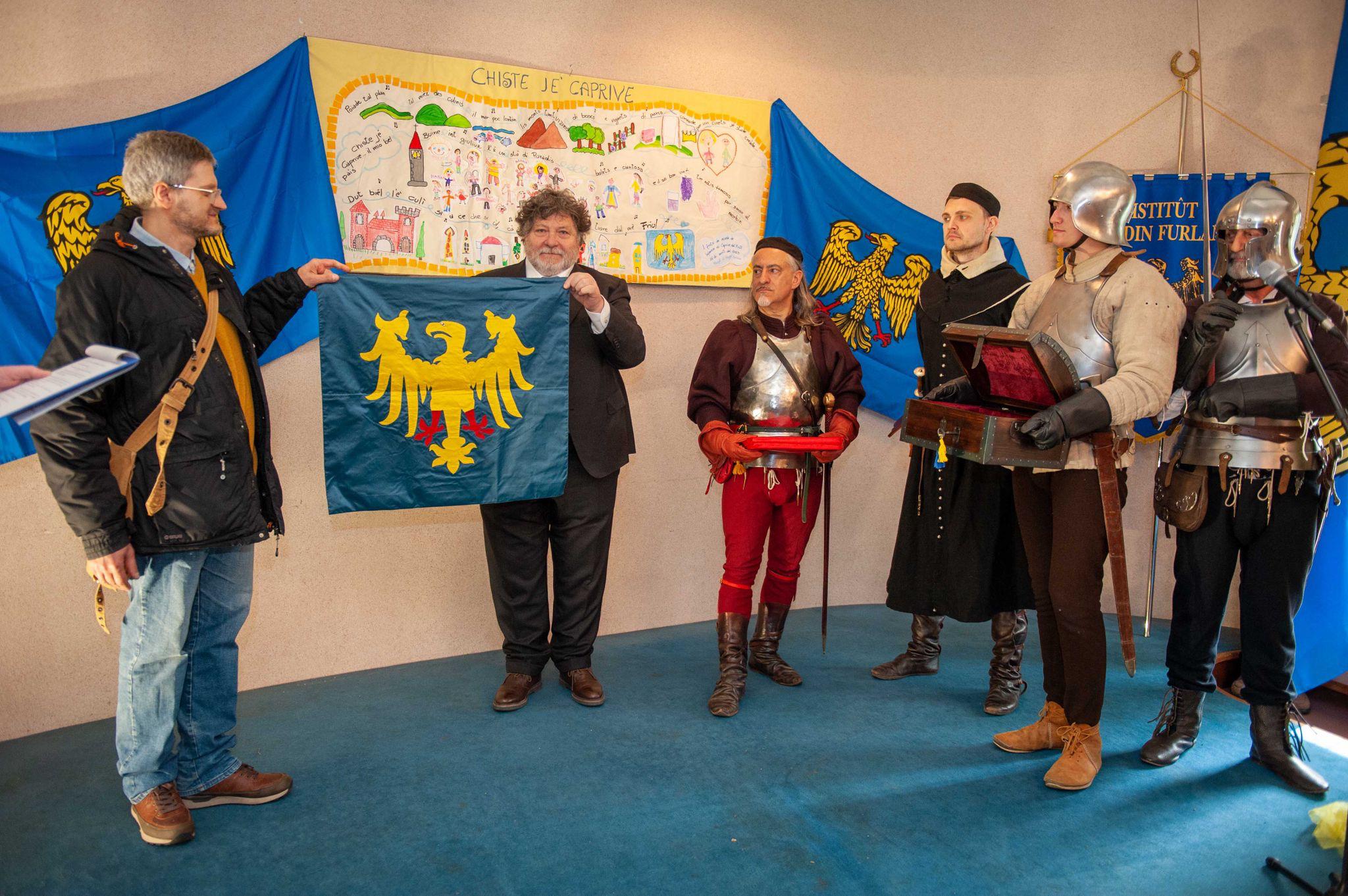 Immagine per Fondi ai comuni per la festa della Patria del Friuli, pronti 57.500 euro
