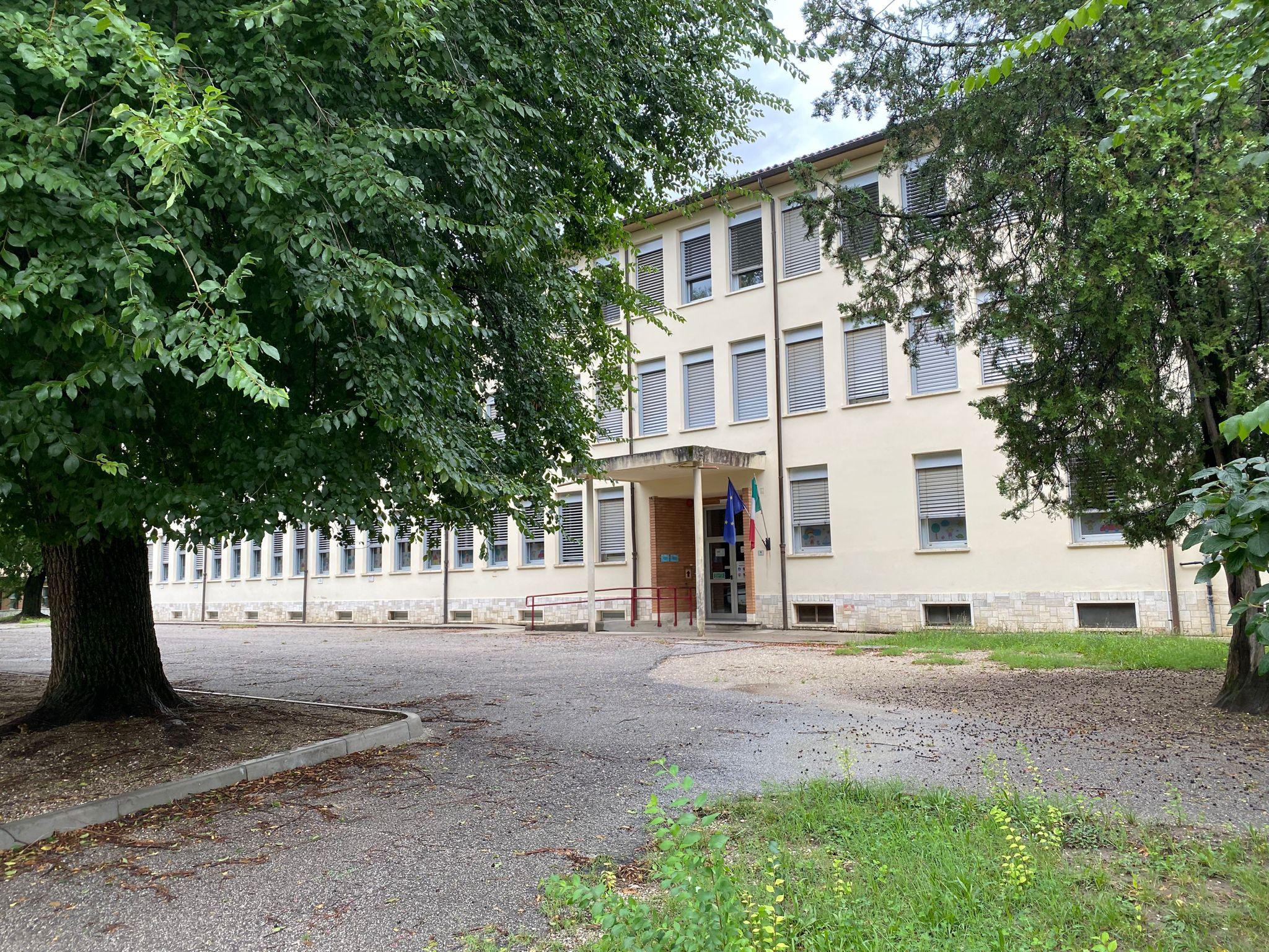 Immagine per Lavori nelle scuole a Cormons, interventi ai soffitti di Pascoli e Nievo