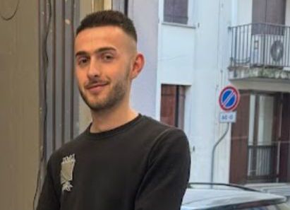 Tragedia a Gorizia: giovane barbiere in coma, genitori deceduti in incidente stradale
