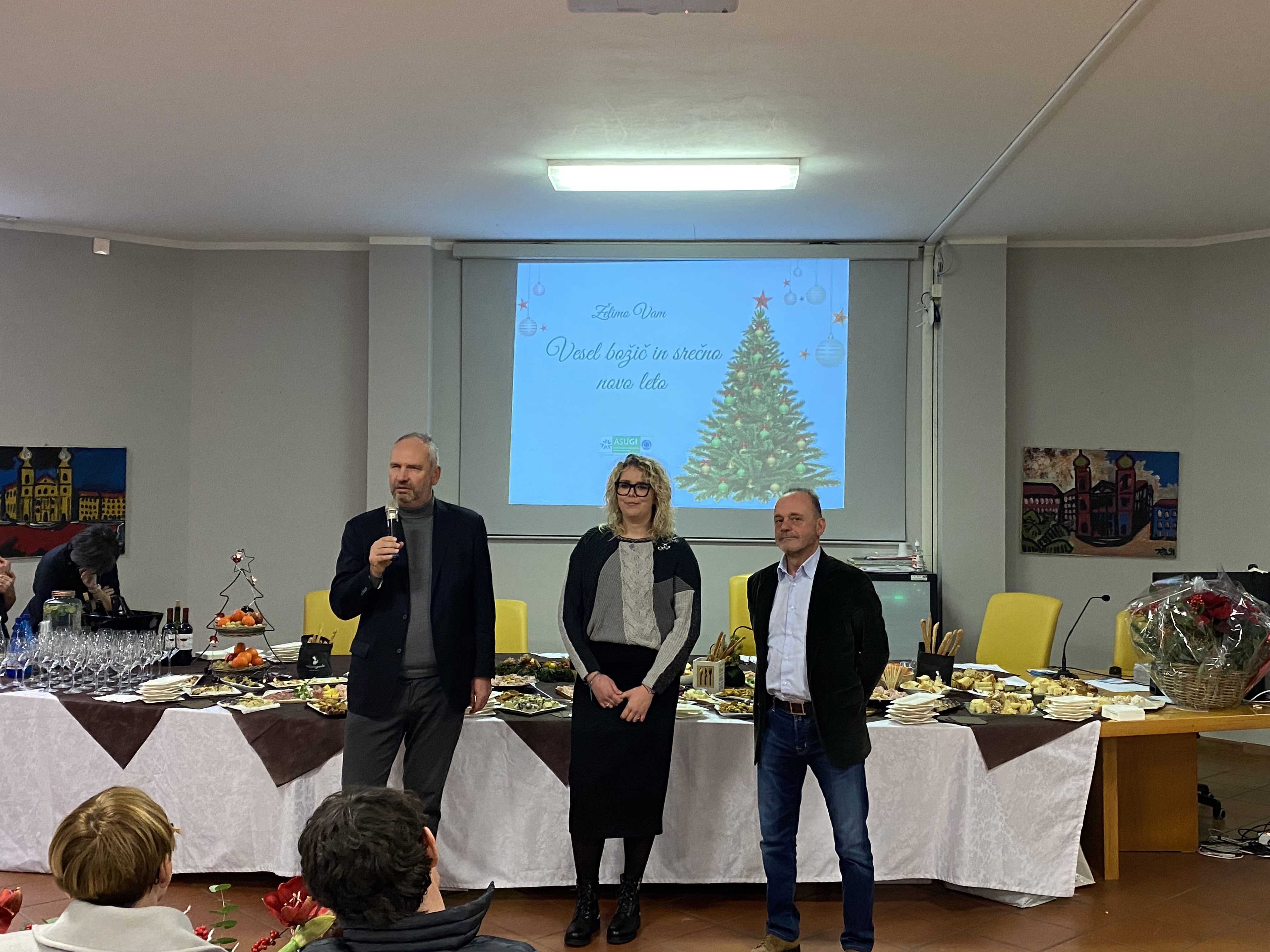 Fotonotizia - Lo scambio degli auguri natalizi tra gli ospedali di Gorizia e Šempeter