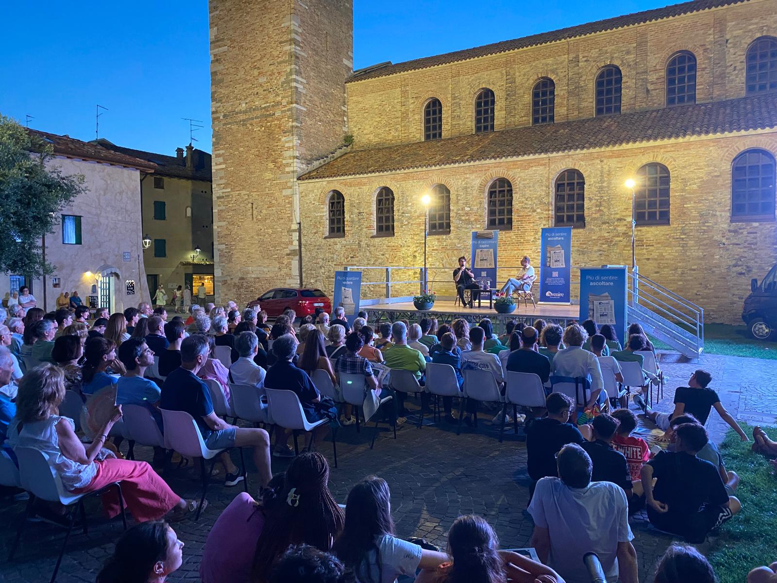 Immagine per Grado, la testimonianza di don Alberto Ravagnani ospite della 'Festa di Avvenire': «I social possono avvicinare a Dio»
