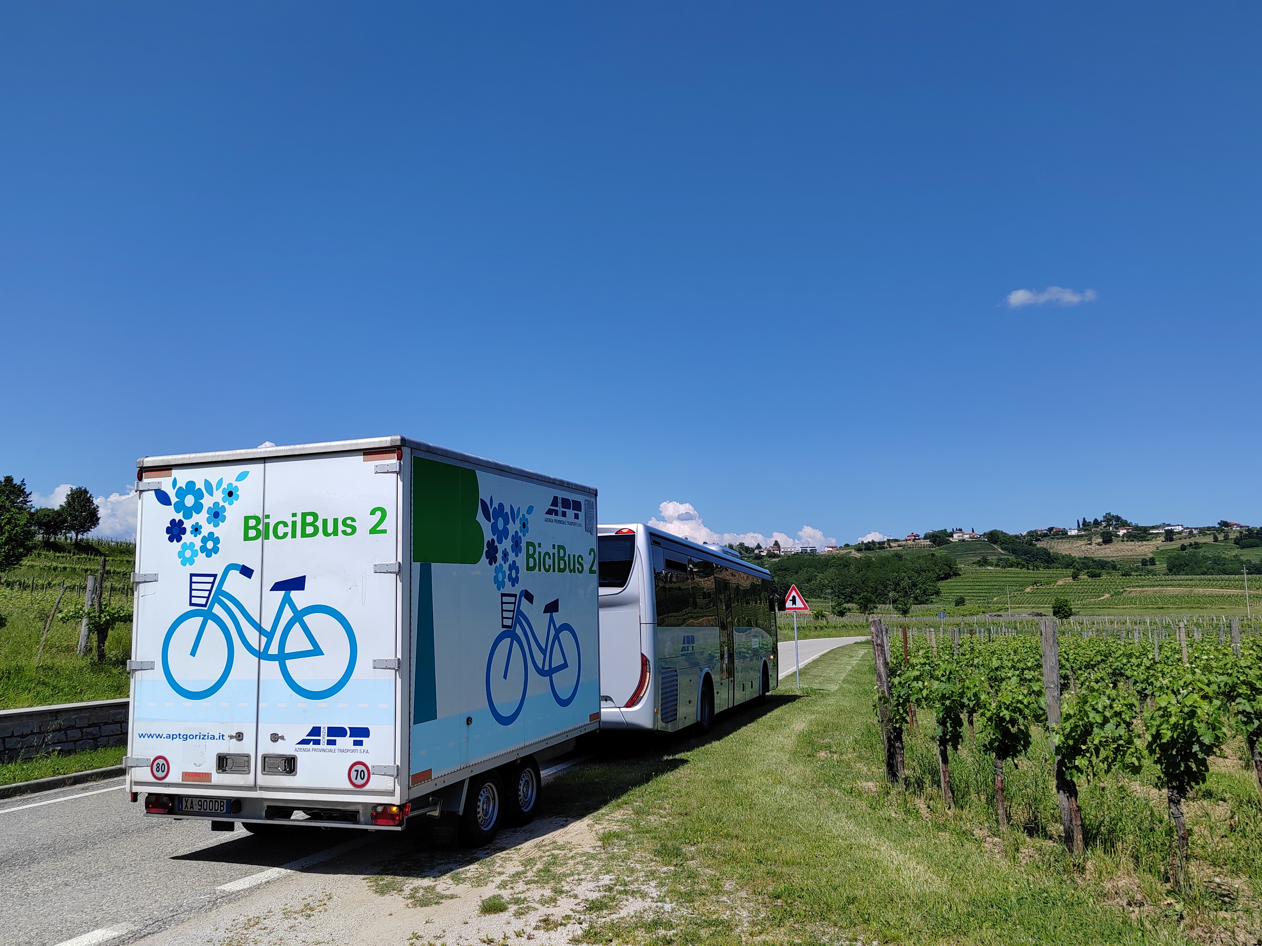 Copertina per Ritorna il BiciBus tra Grado, Gorizia e il Collio: trasporto integrato per ciclisti e turisti