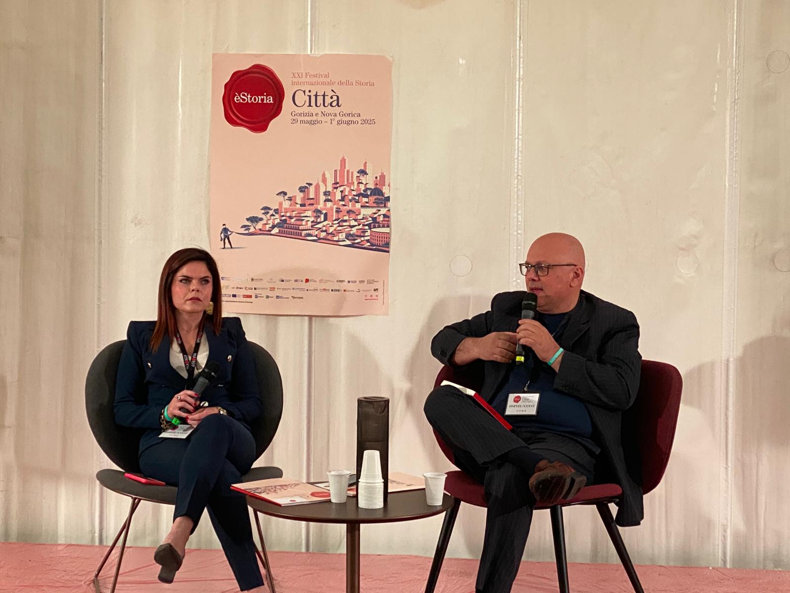Copertina per Come si muove la mafia tra cronaca e social: a èStoria il racconto della giornalista Fabiana Agnello