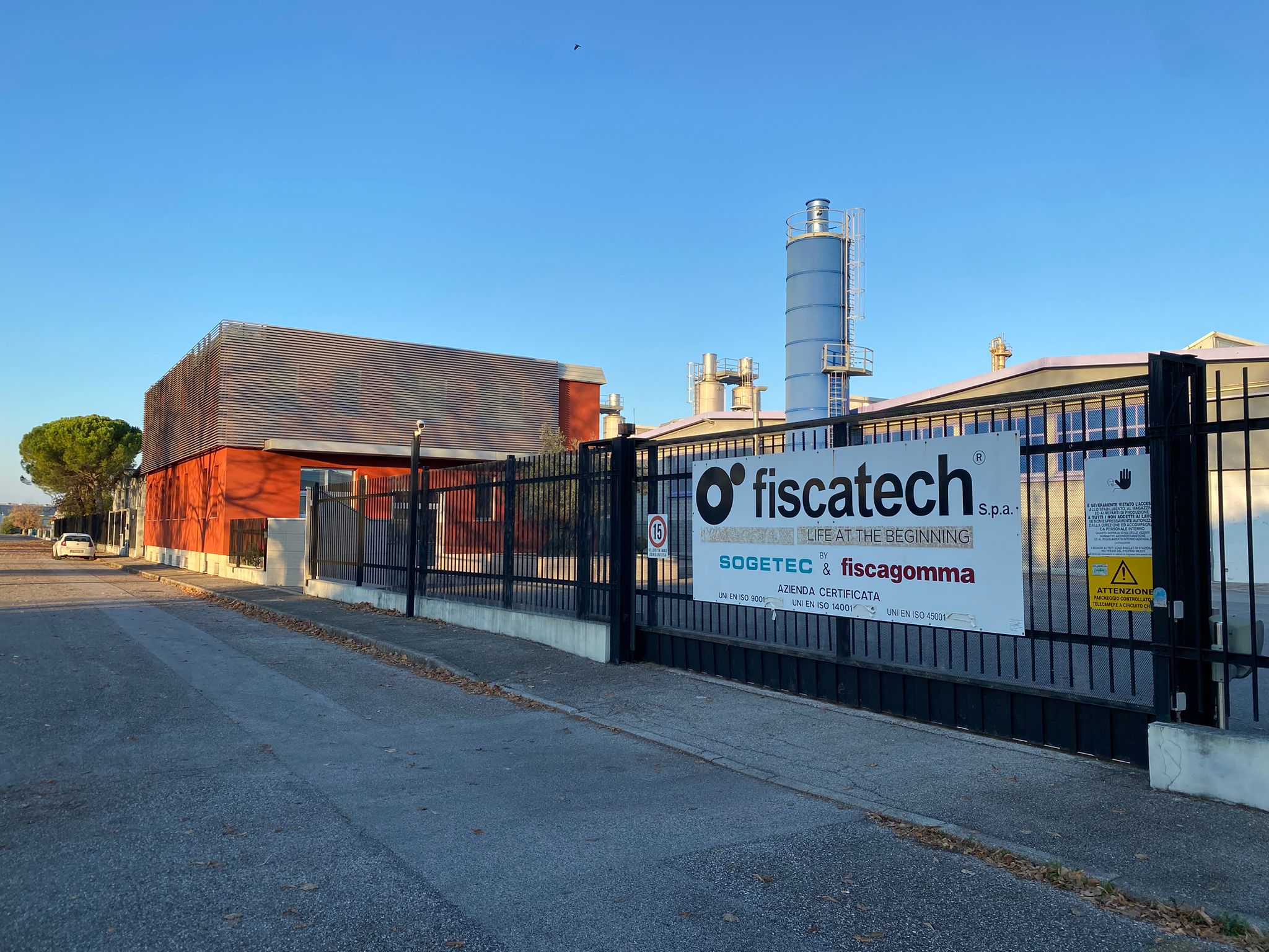 Immagine per Chiusura imminente per la Fiscatech di Cormons, 50 lavoratori a rischio. Filctem-Cgil chiede tutele e ammortizzatori sociali