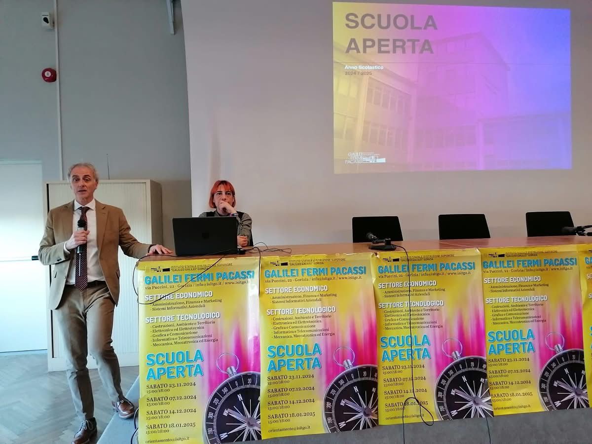 Immagine per Dalla robotica alla moda, l'ISIS â€˜Galilei-Cossar' presenta la sua offerta con Scuole Aperte