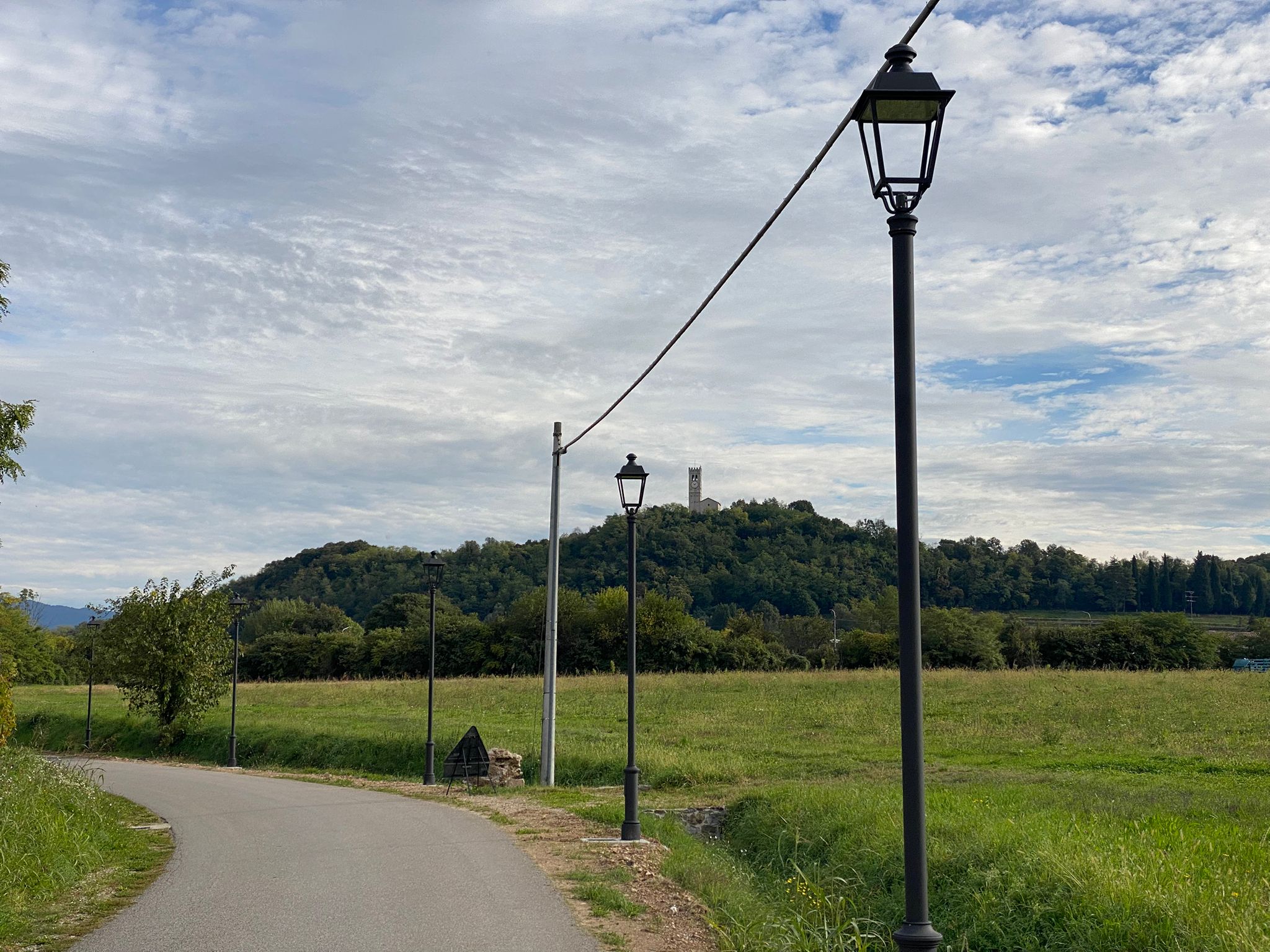Copertina per Giassico, completato il rifacimento dell’illuminazione pubblica con 23 nuovi punti luce a led