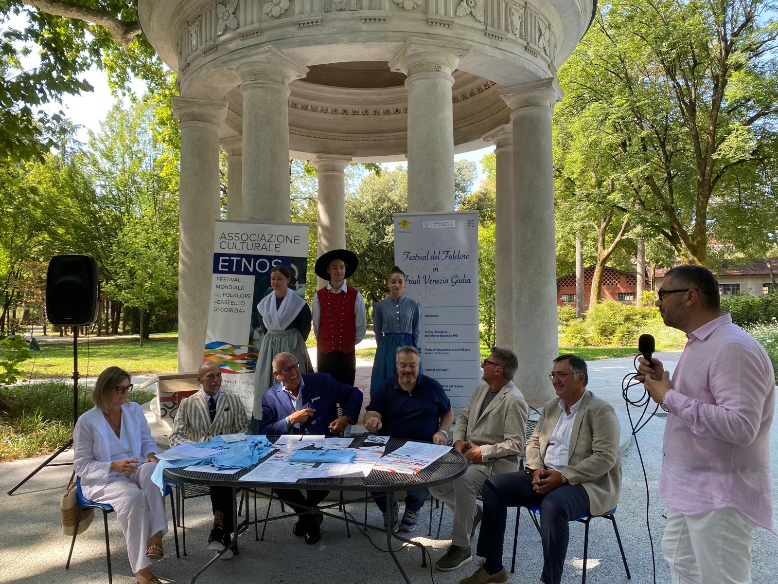 Immagine per Presentato il Festival Mondiale del Folklore 'Castello di Gorizia': dal 27 al 30 agosto la 54esima edizione