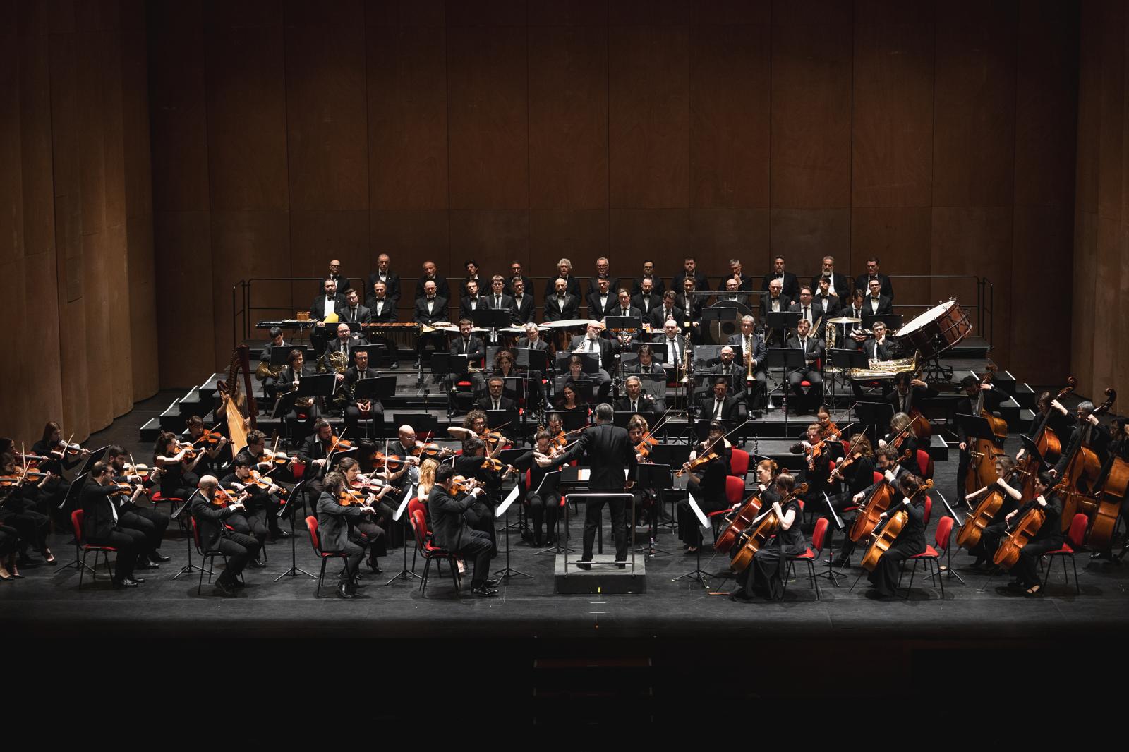 Immagine per Un viaggio nell'anima di Brahms, a Monfalcone il tributo di FVG Orchestra e Glasbena Matica dirette da Maximiano Valdés