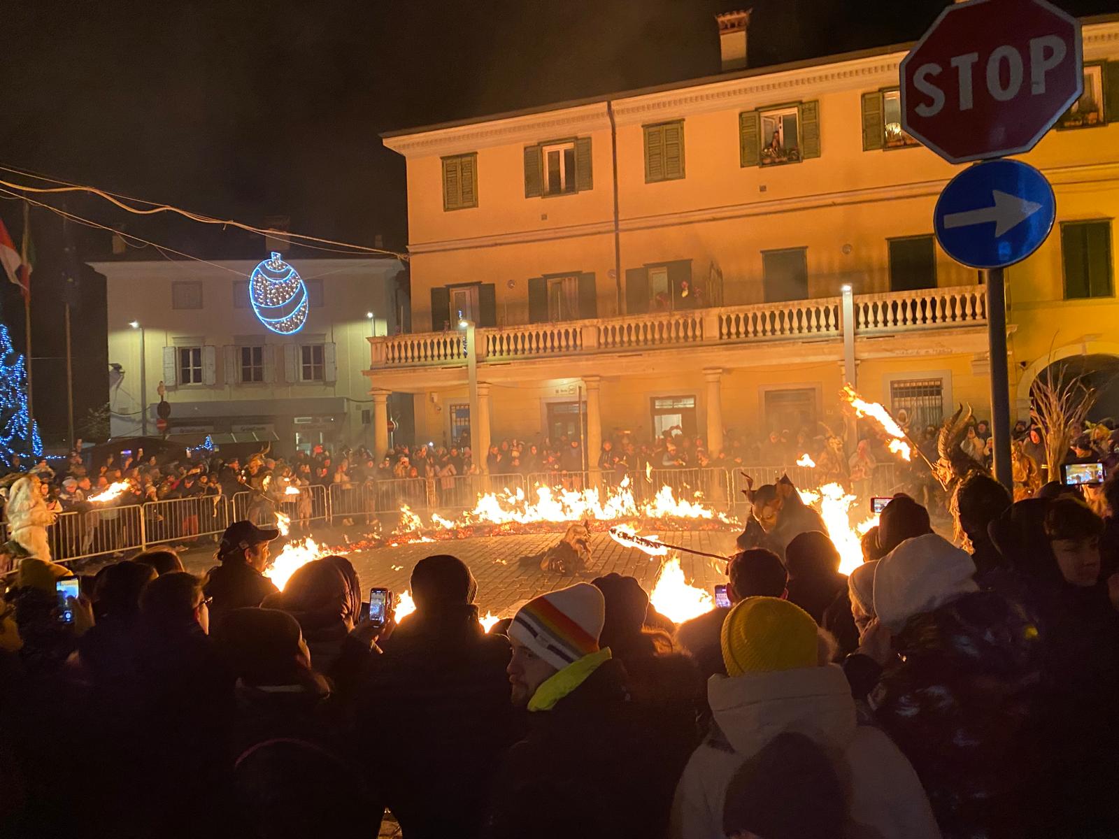 Immagine per I ‘Deamones Noctis’ sfilano a Cormons e animano il giorno dell'Epifania 