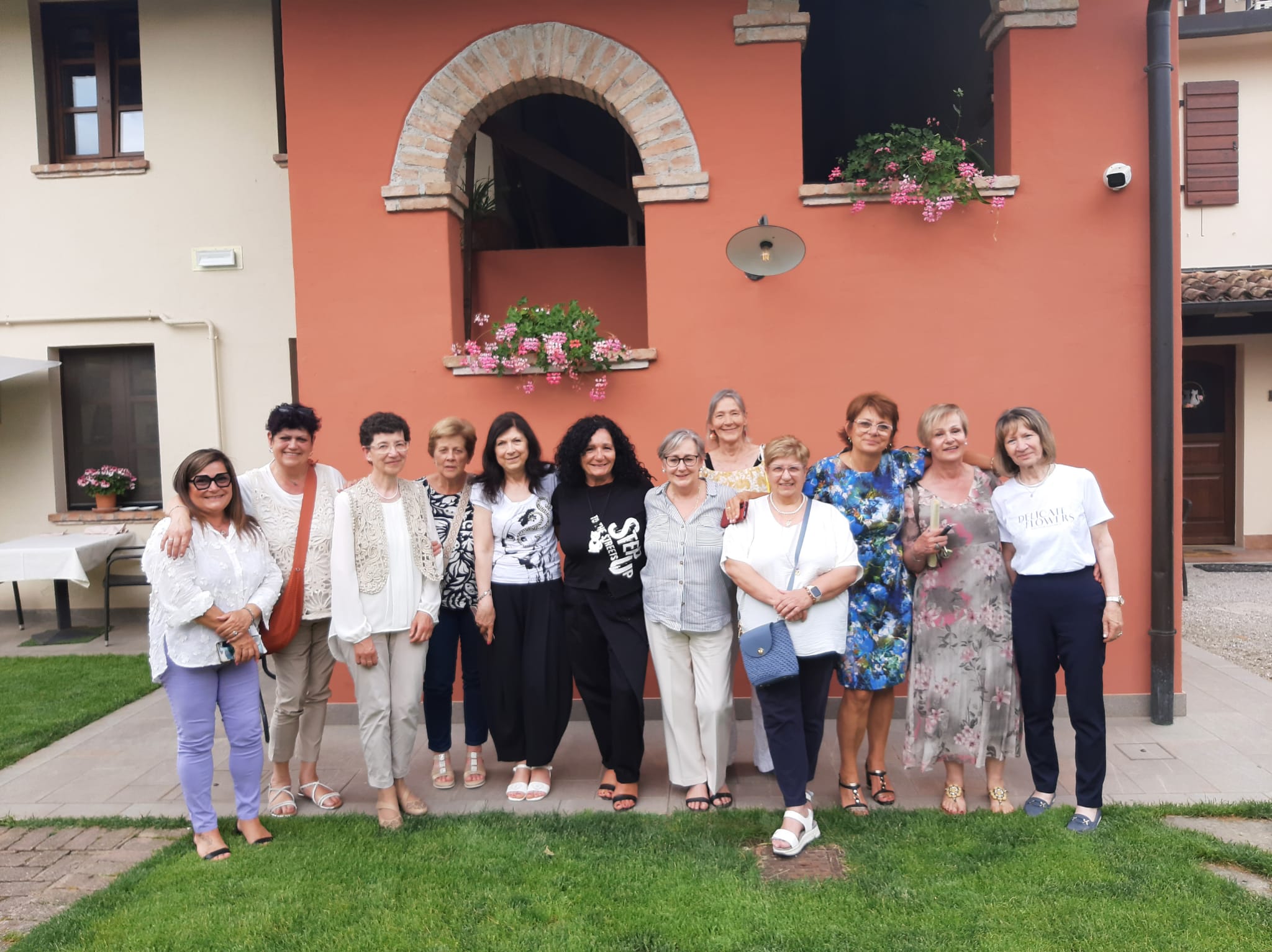 Immagine per Fotonotizia - Mezzo secolo dal diploma: le ex allieve delle Orsoline si ritrovano a Corona