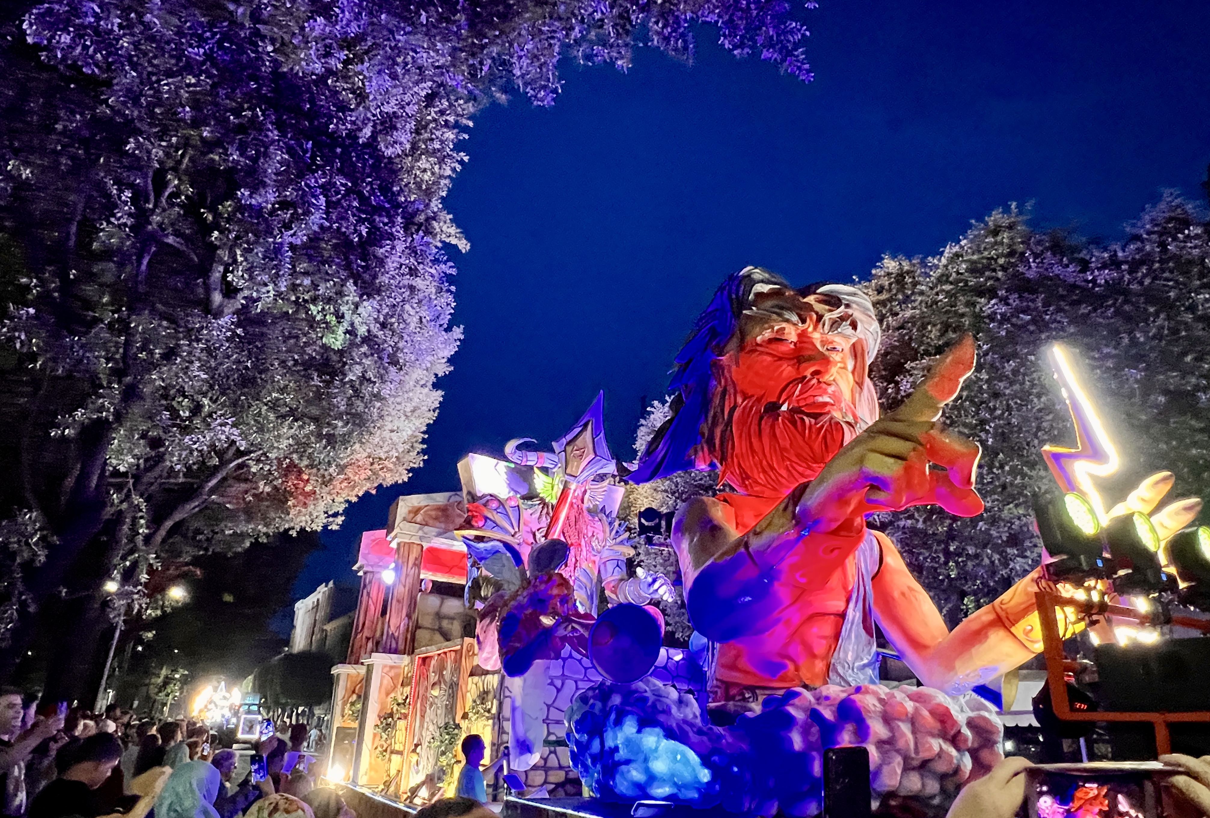 Immagine per Festa del Vino e del Pesce a Monfalcone, sabato sera la sfilata dei carri: ecco le modifiche alla viabilità