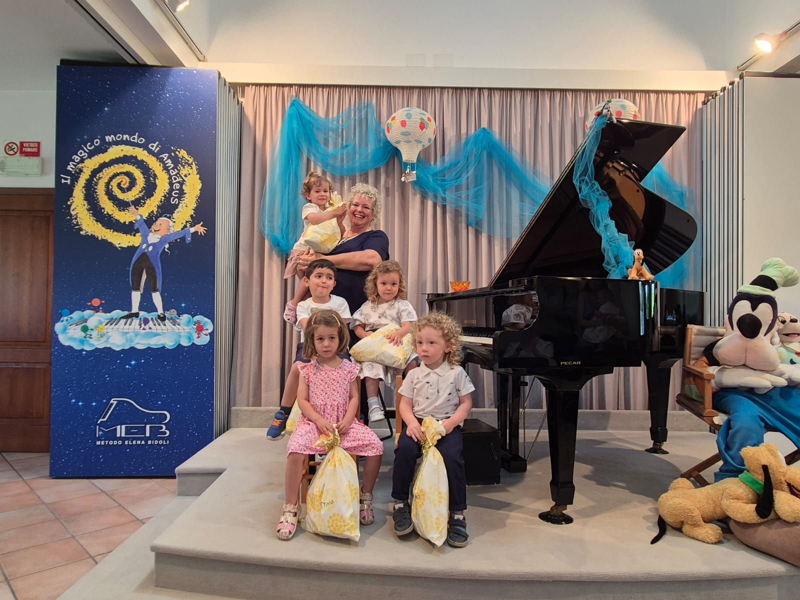 Immagine per Fotonotizia - Saggio di fine anno alla Baby Piano School di Romans: quaranta allievi sul palco dai 2 ai 16 anni