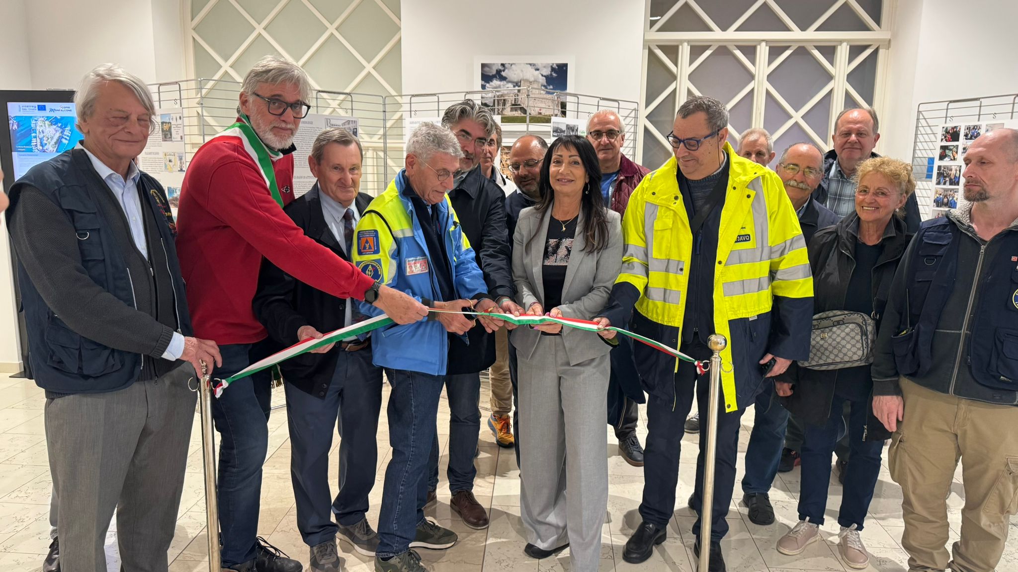 Immagine per Mezzo secolo di servizio alla comunità: l’omaggio di Monfalcone ai propri Radioamatori
