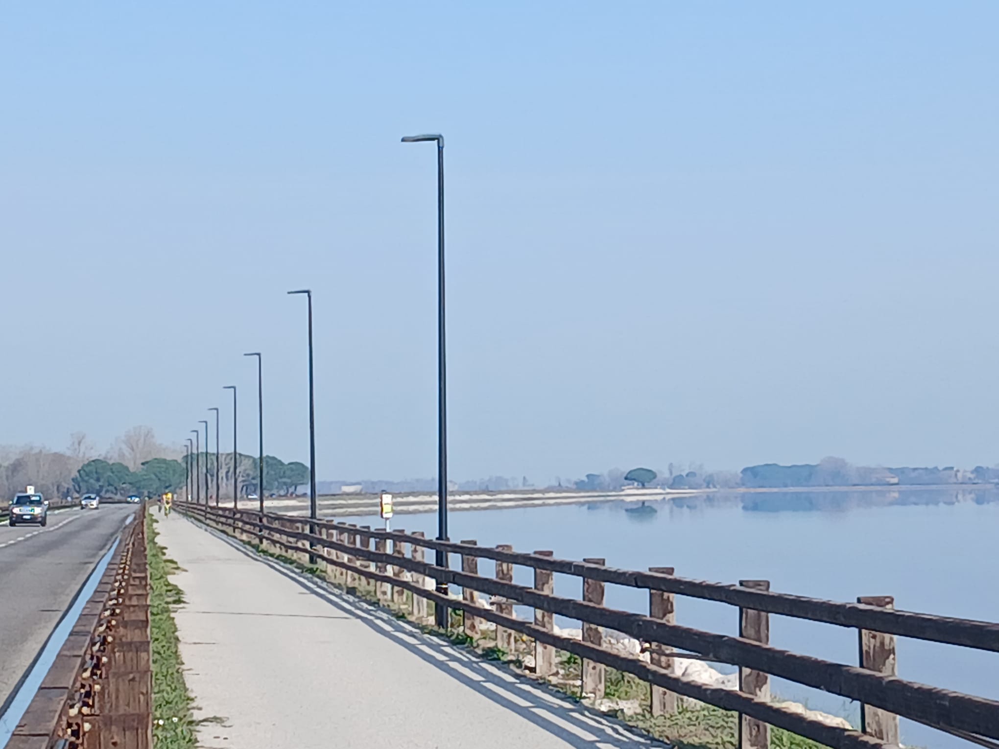 Immagine per Lampioni sulla ciclabile Grado-Belvedere, cittadini perplessi: possibile raccolta firme