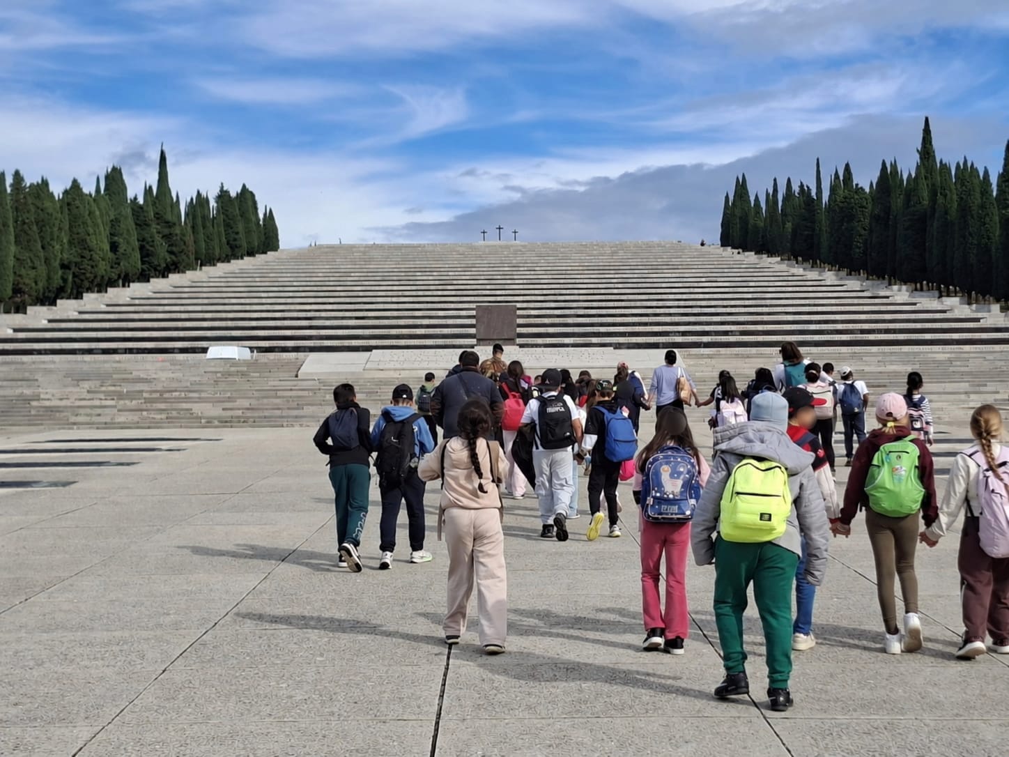 Immagine per Redipuglia, gli alunni della primaria D'Orlandi di Udine in visita al Sacrario e al Colle Sant'Elia