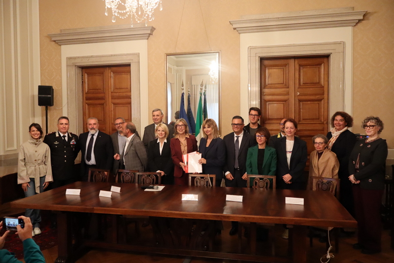 Educare i giovani alla legalità, firmato in Prefettura a Gorizia il patto con le scuole superiori del territorio