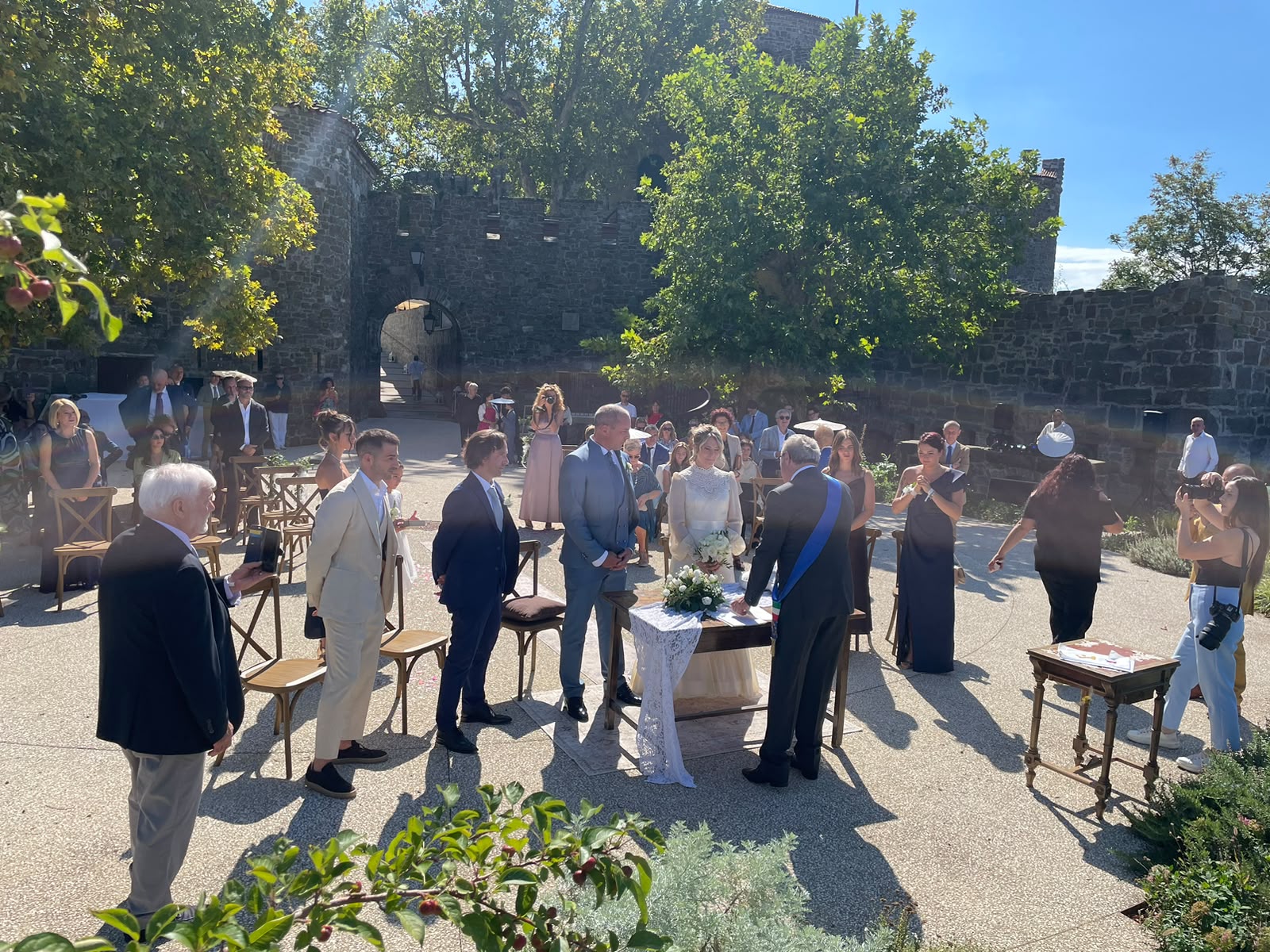 Immagine per Al Bastione Fiorito del Castello il primo «sì»: sono Joseph e Camilla