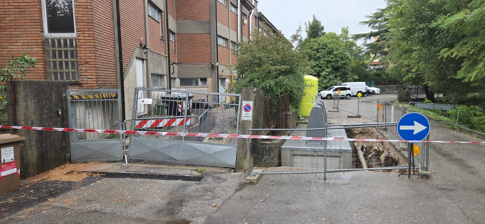 Immagine per Cede un muro vicino alla Casa di Riposo di Sistiana, Romita e Milos chiedono verifiche immediate