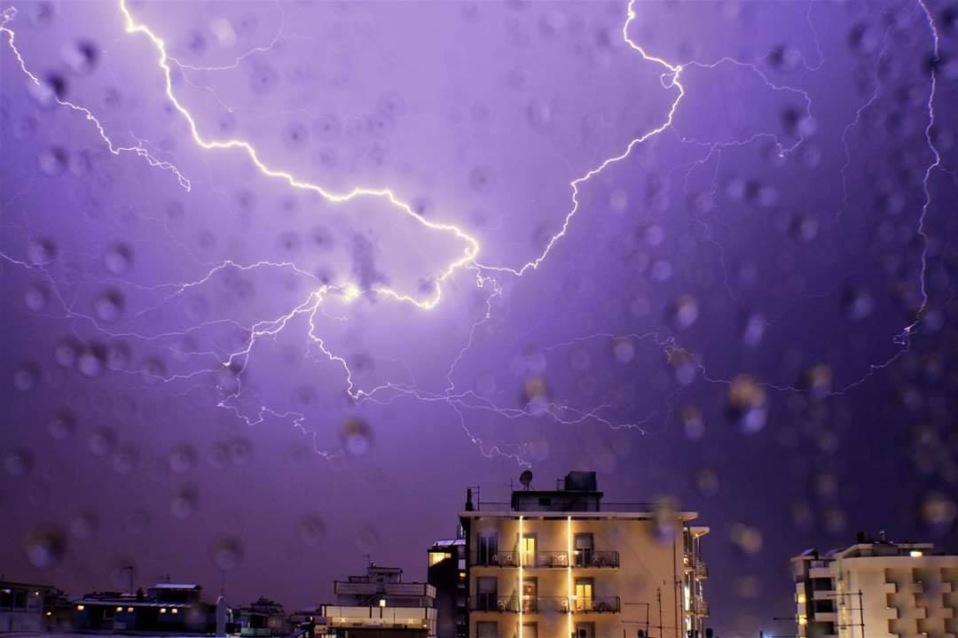 Immagine per Allerta meteo su tutto il Fvg, forti temporali prima dell'anticiclone