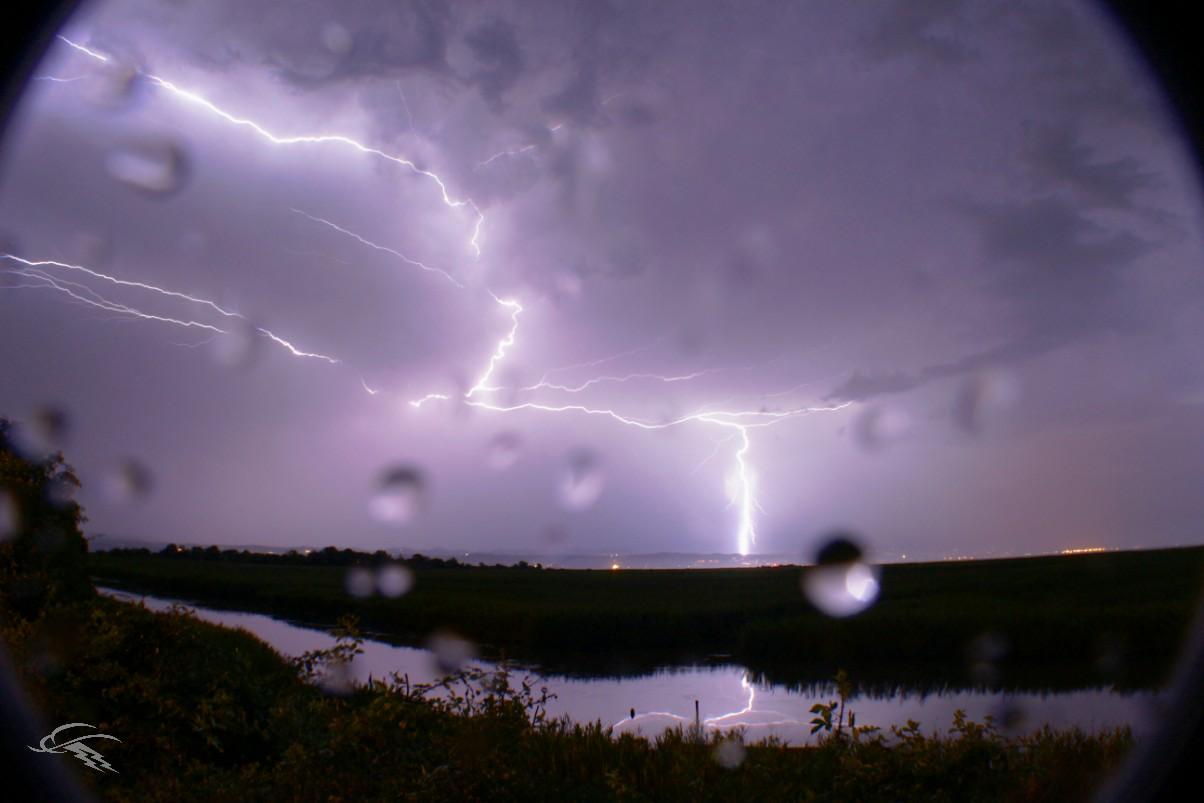 Copertina per Arrivano temporali e acqua alta sulla costa, allerta meteo sul Goriziano