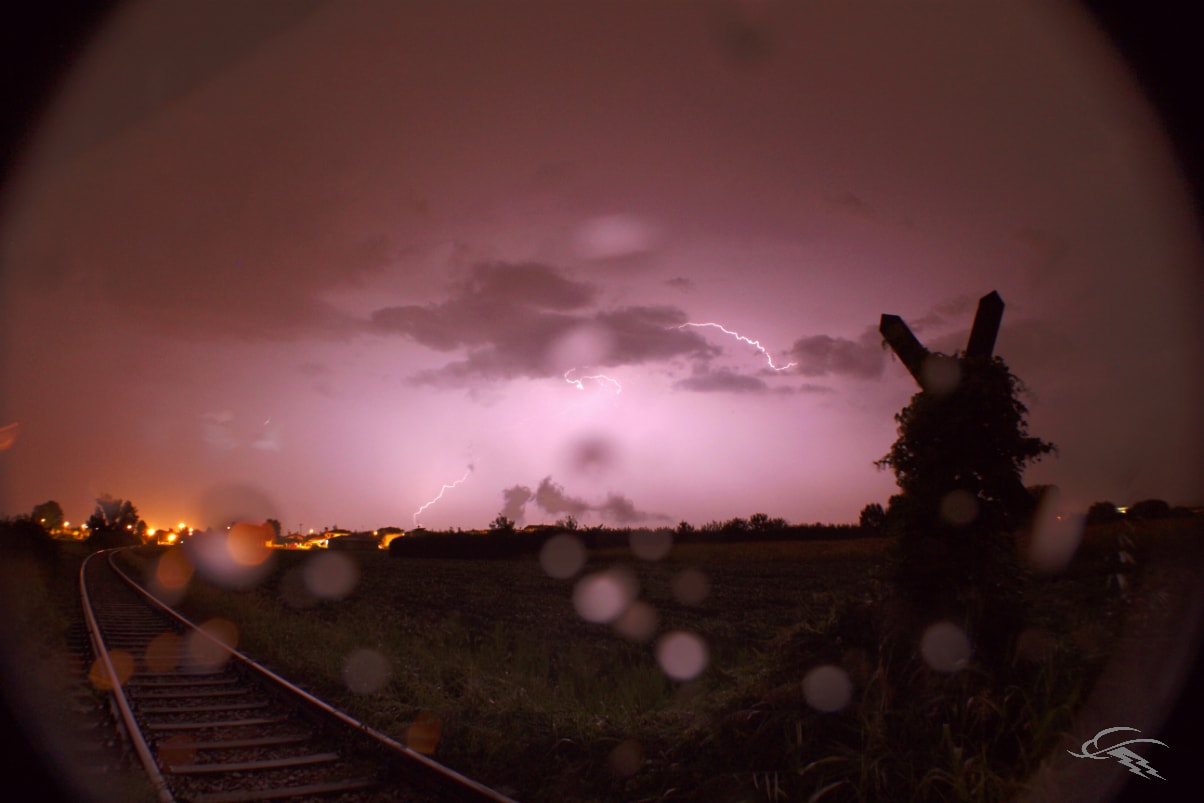 Immagine per Forte vento e temporali, allerta meteo su Gorizia e Bassa Friulana