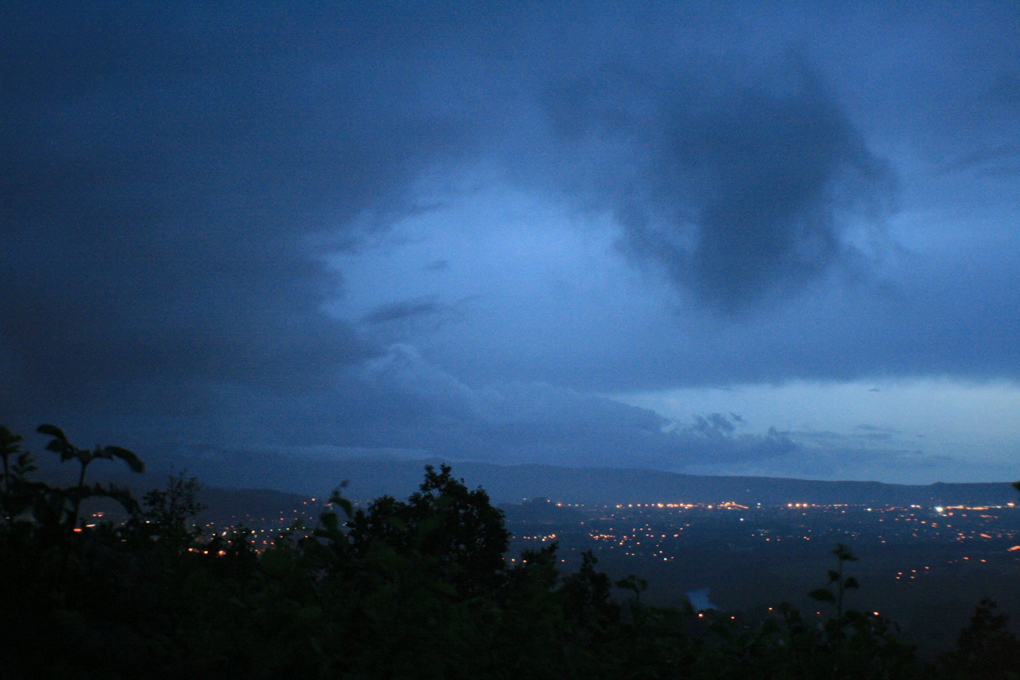 Immagine per Maltempo in arrivo in Fvg, scatta l'allerta meteo con forti piogge e vento