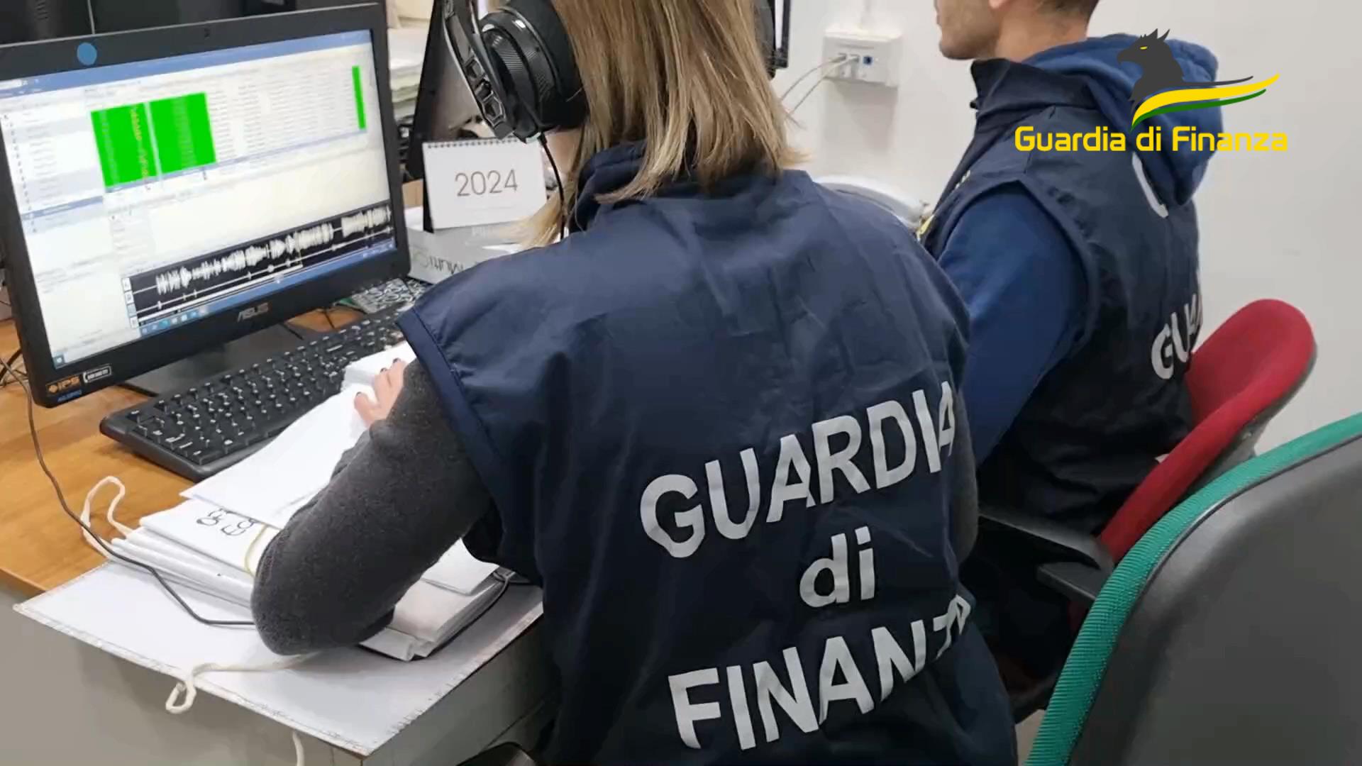 Immagine per Non pagano la tassa degli aerotaxi, dodici ditte multate con 80mila euro