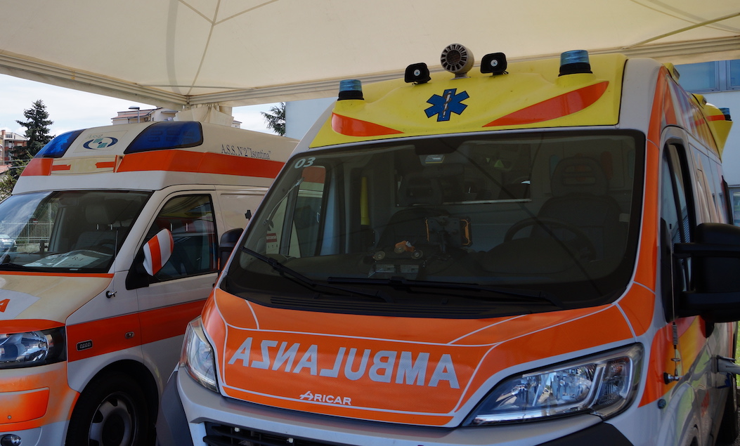 Immagine per Scontro tra auto e moto a Monfalcone, due feriti in via Cosulich
