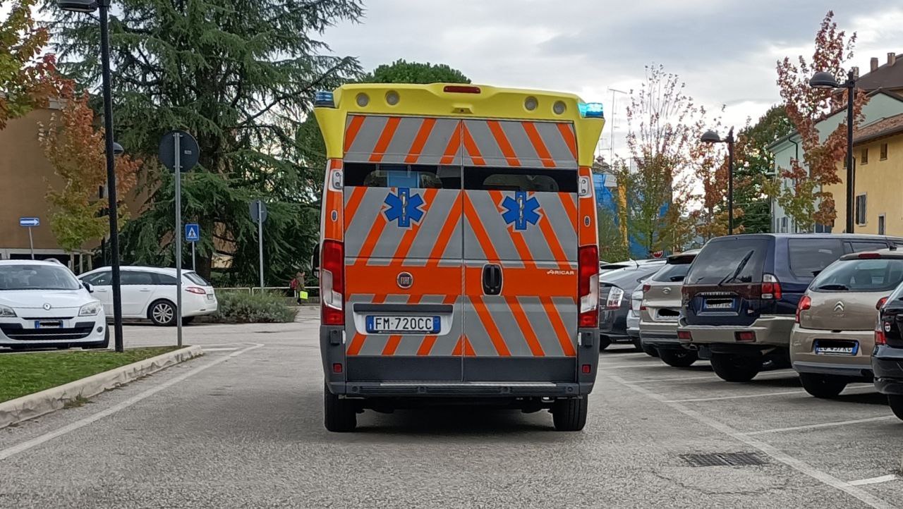 Immagine per Scontro moto-furgone a Mossa, centauro finisce in ospedale