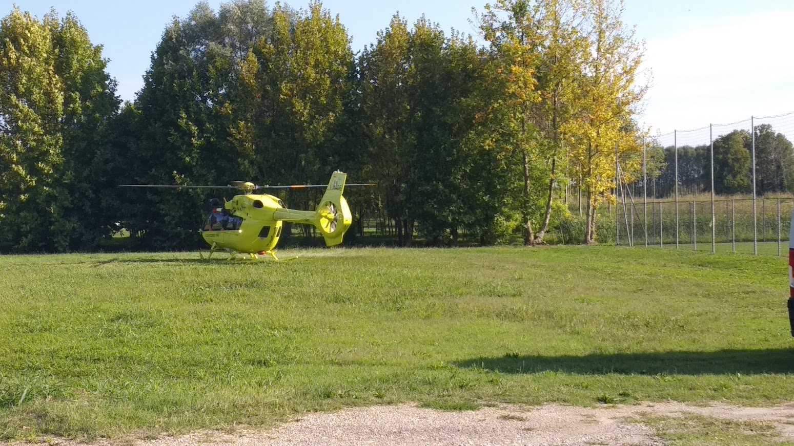 Immagine per Cade in moto sul confine con la Slovenia a Zegla, sessantenne rischia la vita