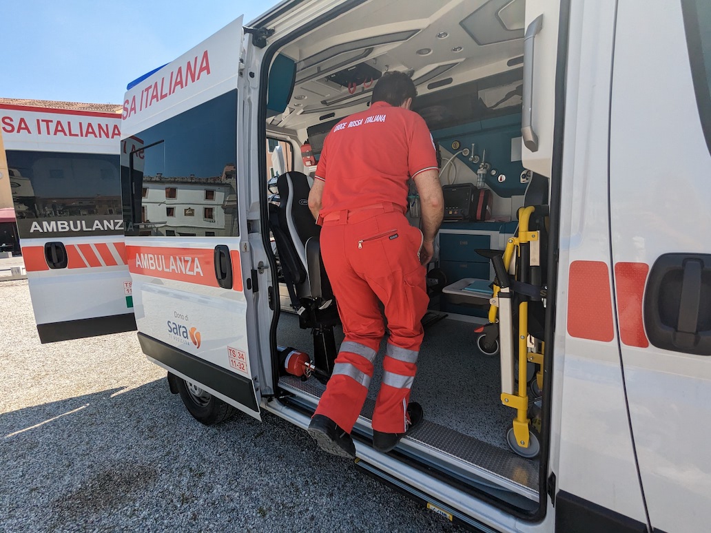 Minorenne cade in moto a San Martino del Carso, portato in ospedale