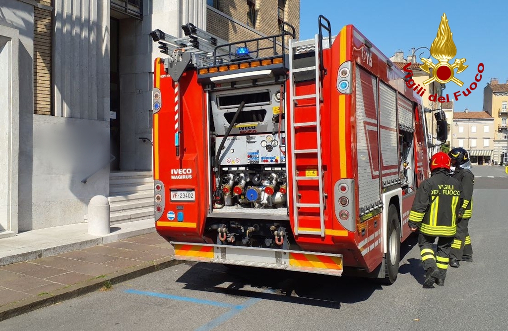 Copertina per Vigile del fuoco aggredito durante una chiamata a Gorizia, la condanna del Conapo