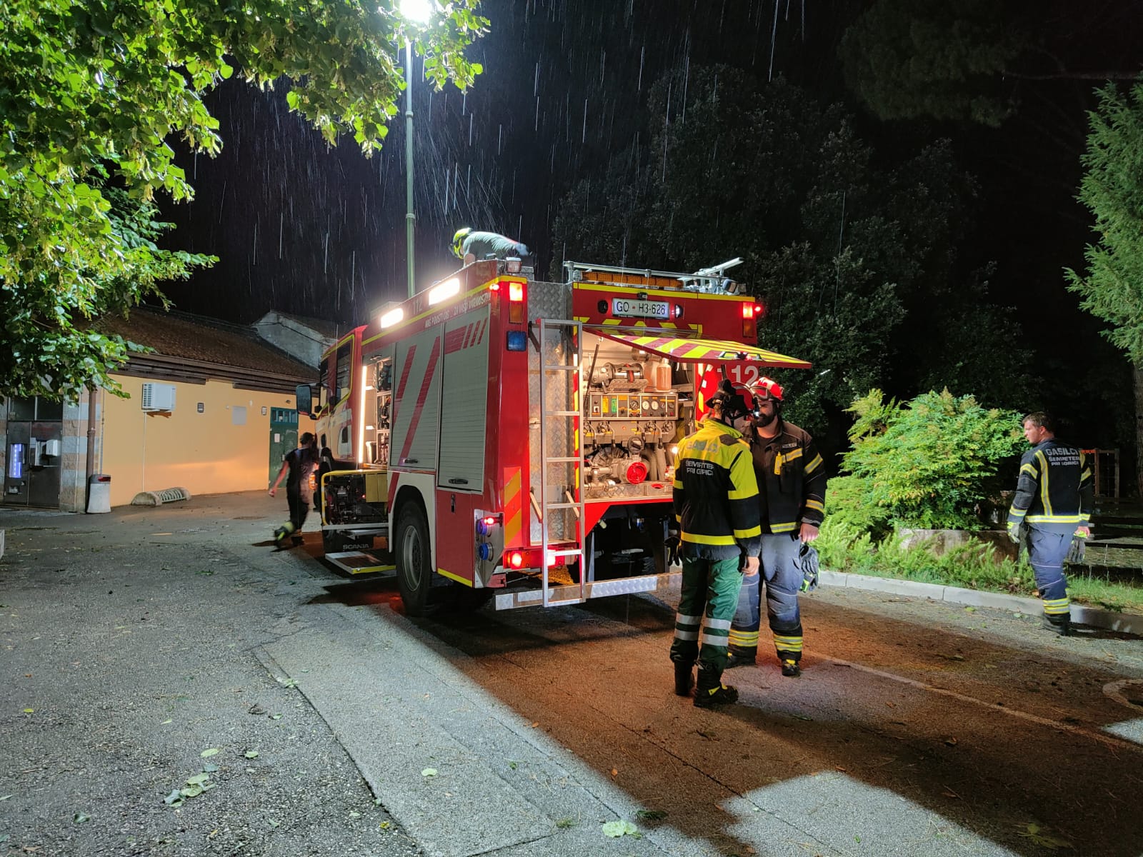 Vigili del fuoco da tutto il mondo a Grado, 10mila persone e 400 veicoli sull'isola