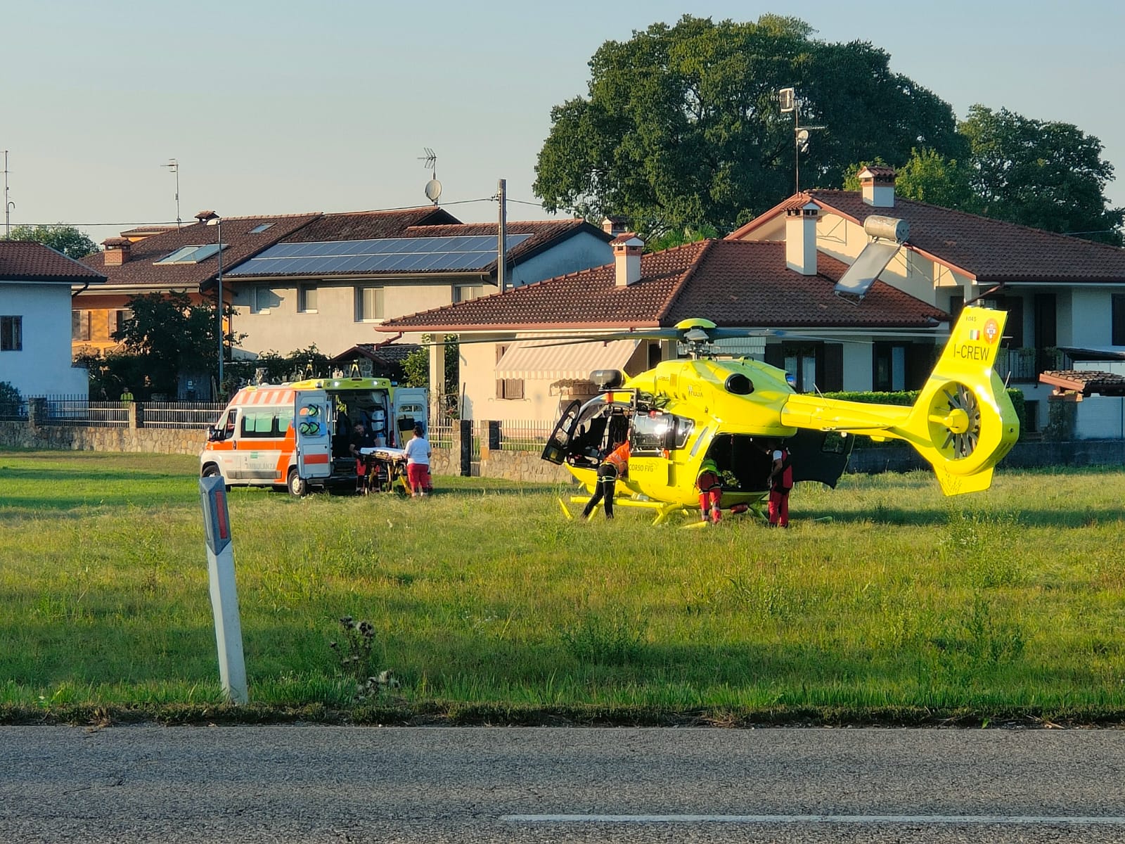 Cade dalla moto nei campi fuori Aquileia: è grave 