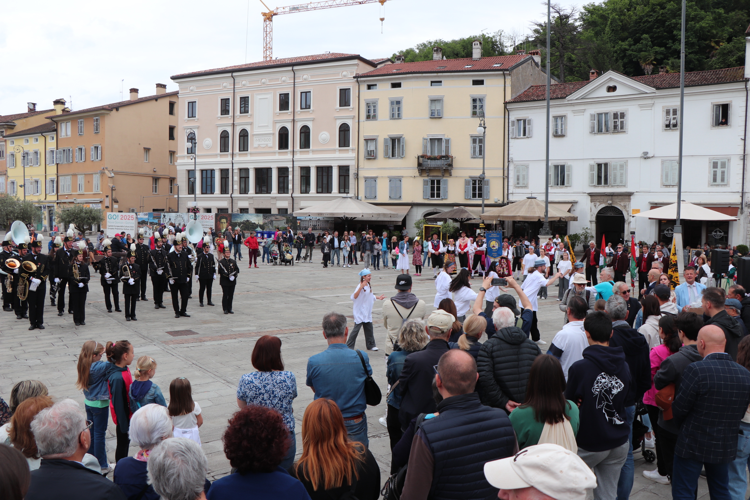 Immagine per La festa con Klagenfurt colora la piazza, musica e folklore in centro a Gorizia