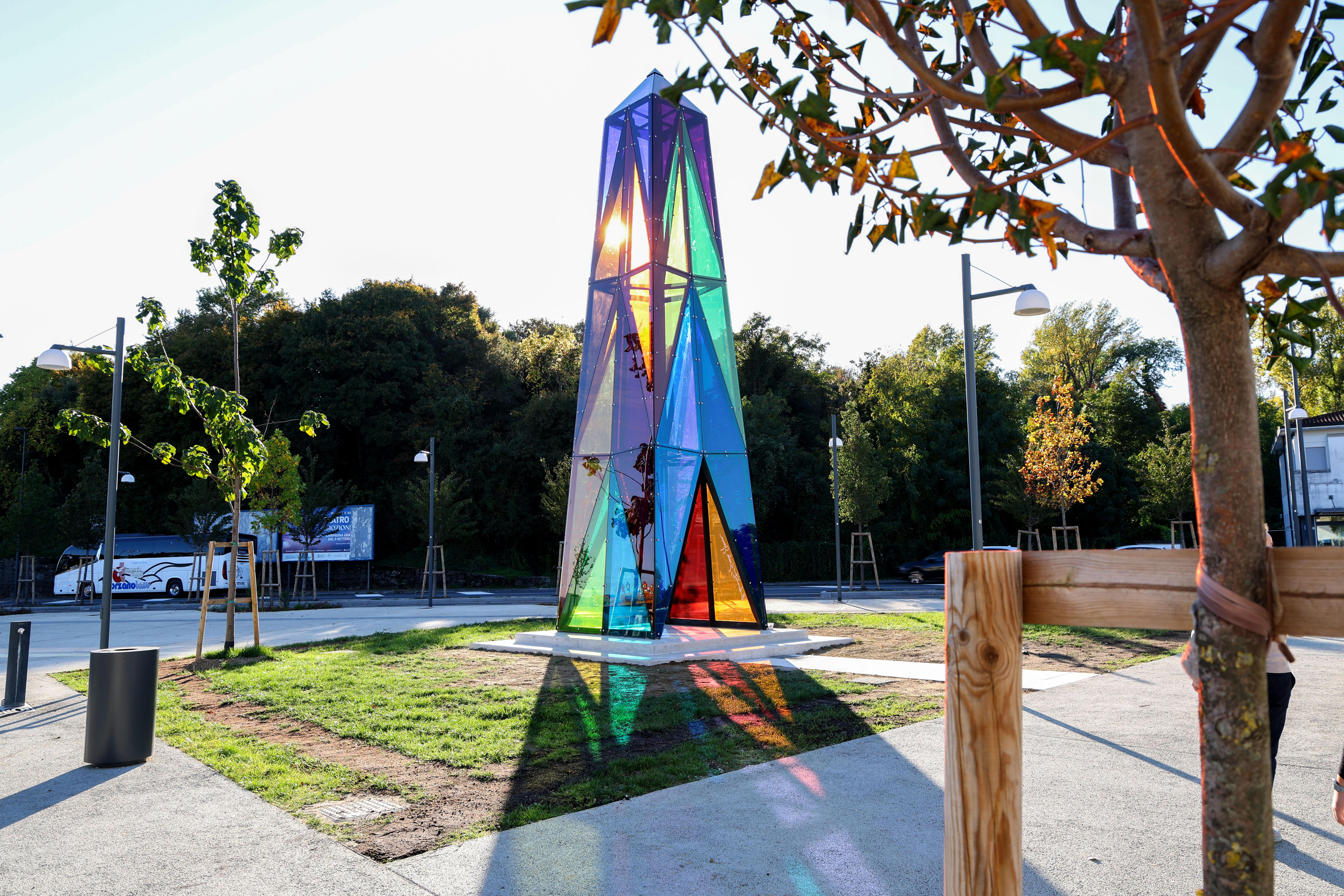 Immagine per Inaugurato a Casa Rossa Go! Pharus, l’obelisco urbano della designer Centonze