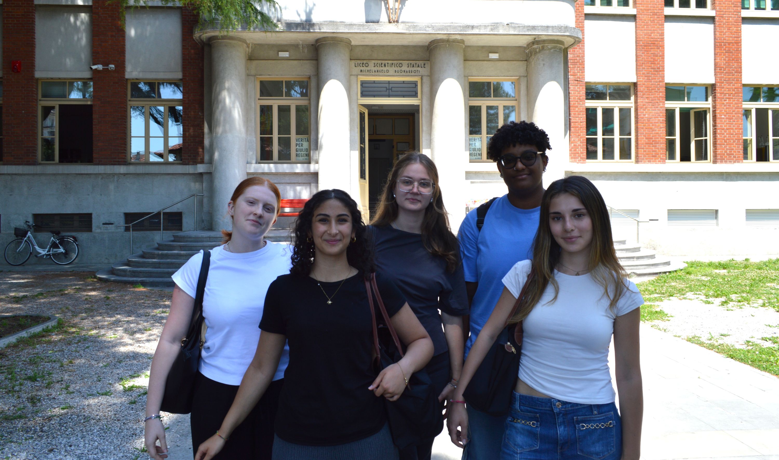 Immagine per Maturità 2026 a Monfalcone, al Buonarroti è boom per il tema di attualità: «Spunti scarsi, ci aspettavamo di meglio»