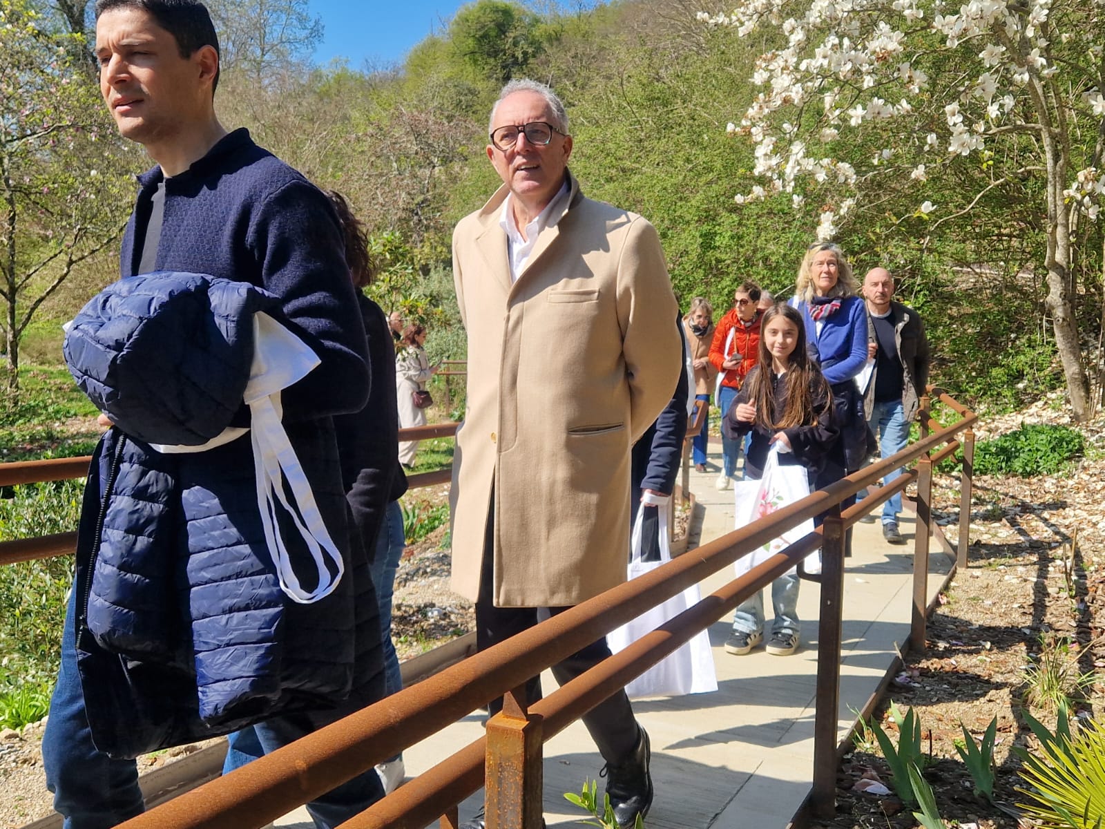 Immagine per Il Giardino Viatori rifiorisce, riaperto il gioiello botanico di Gorizia: dopo l'estate il parcheggio per disabili